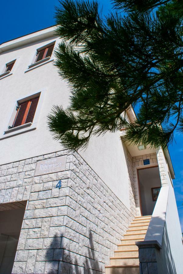 Apartmani Ribarica**** Карлобаг Екстер'єр фото